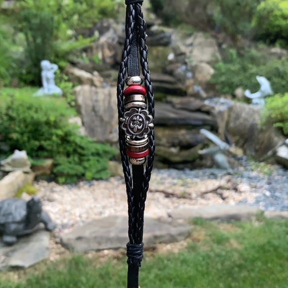 New Men’s Black Leather fleur de lis Bracelet - Picture 7 of 7